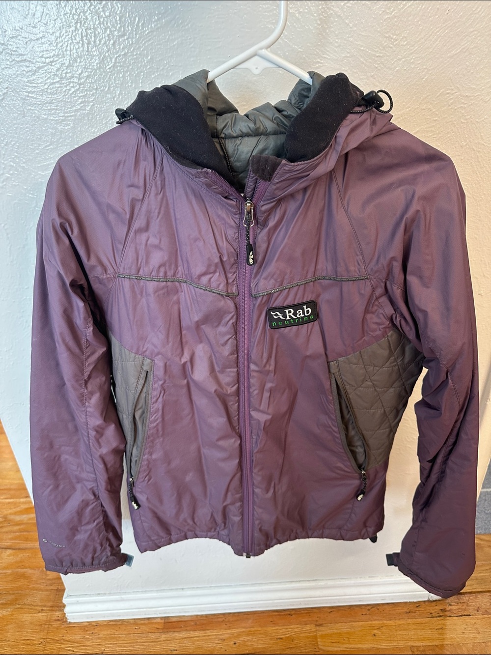 Women’s Plum Size S Hooded Jacket